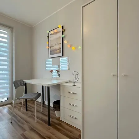 Vintage 10 Min To Old Town Gdansk,pkp & Shopping Mall Quarto em Acomodações Particulares Gdańsk